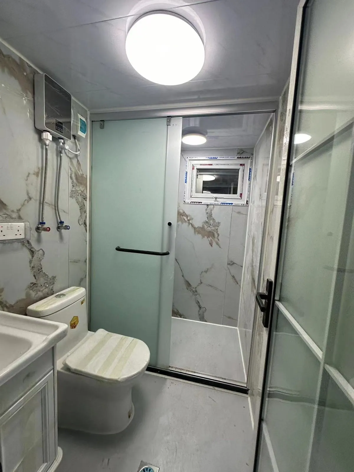 20FT Bathroom Model 4