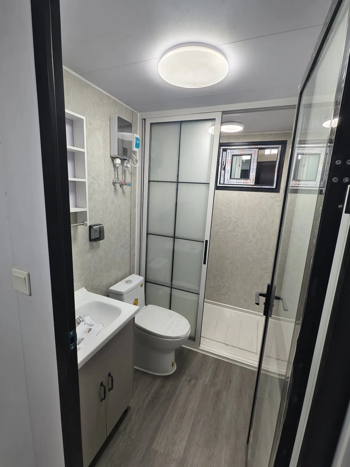 20FT Bathroom Model 8