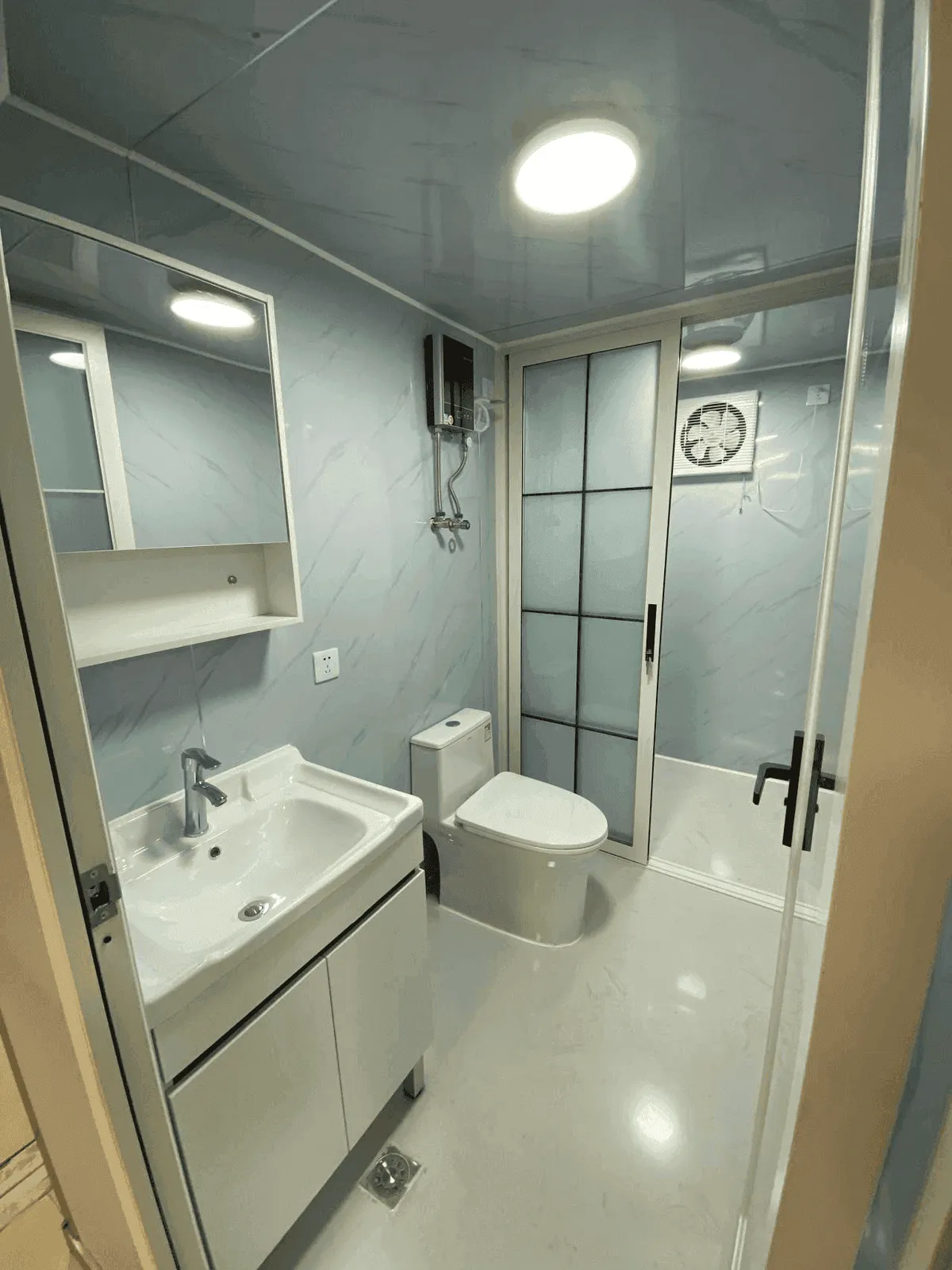 40FT Bathroom Model 6